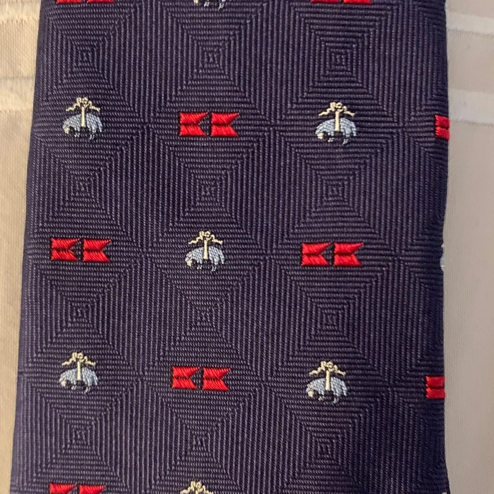 Little Boys Brooks Brothers tie - with signature logo - excellent condition